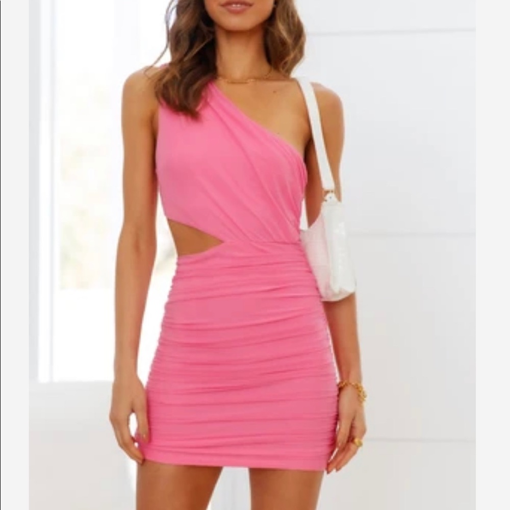 SOLD OUT ONLINE! NEW HELLO MOLLY PINK DRESS SIZE 8